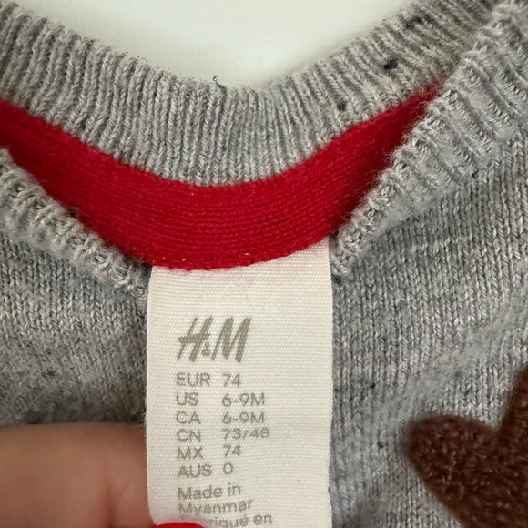 H&M Cozy Baby Christmas / Holiday Reindeer Sweater - Size 6-9 months - Picture 3 of 3